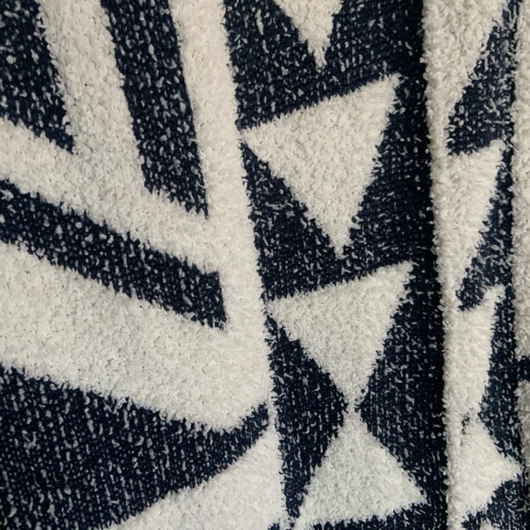 Geometric Patterned Sweater - Navy and White size small - Picture 2 of 10